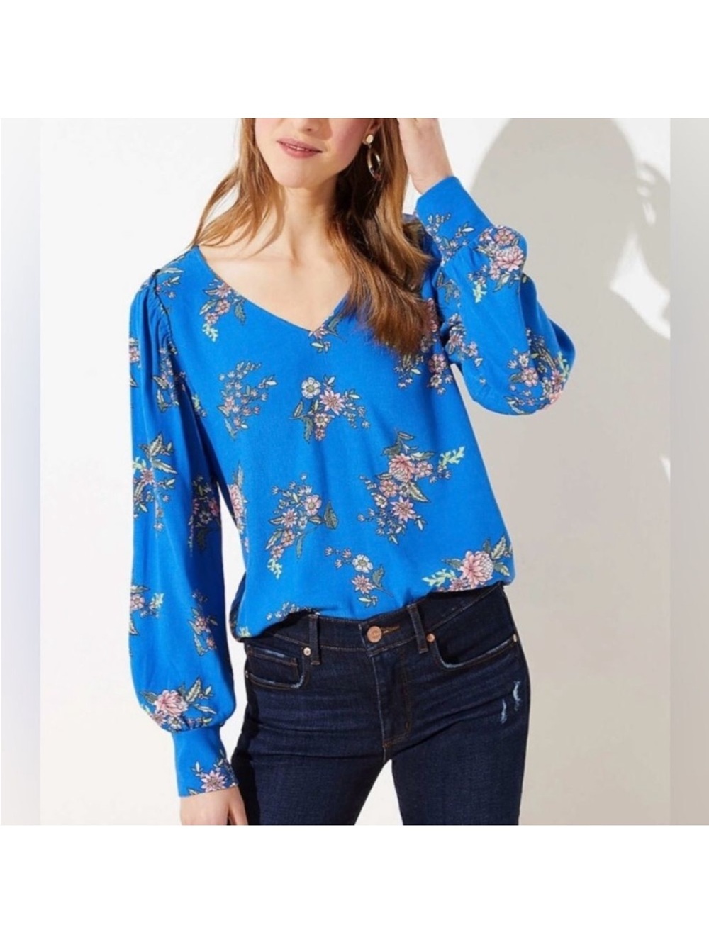 NWTLoft Blue Floral V-Neck Long Sleeve Top size Medium